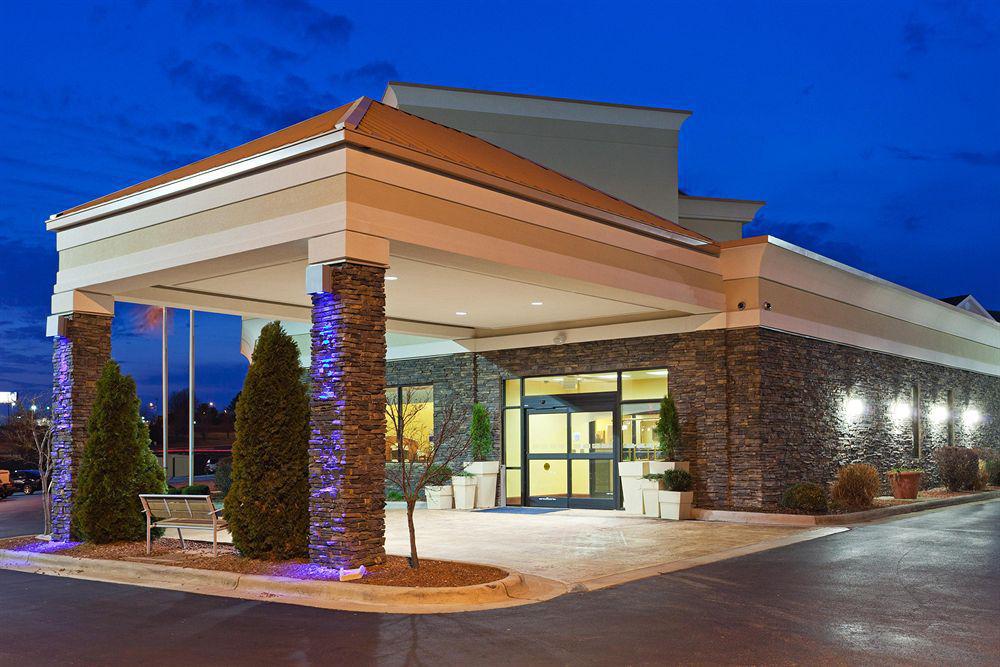 Holiday Inn Express & Suites Greensboro - I-40 Atwendover By Ihg Extérieur photo