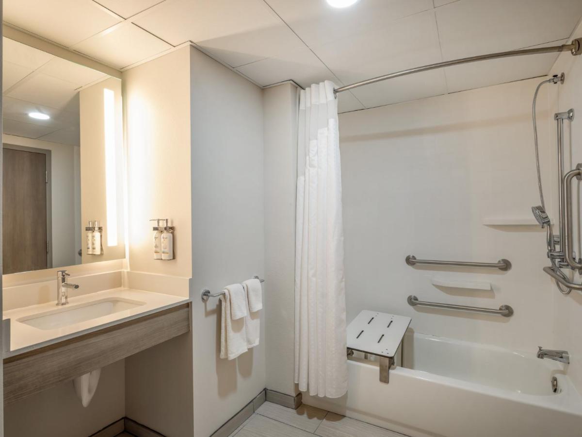 Holiday Inn Express & Suites Greensboro - I-40 Atwendover By Ihg Extérieur photo