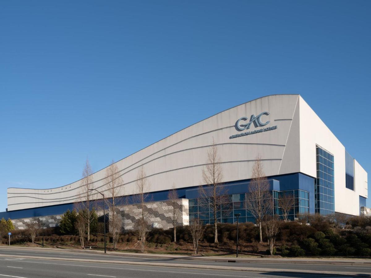Holiday Inn Express & Suites Greensboro - I-40 Atwendover By Ihg Extérieur photo