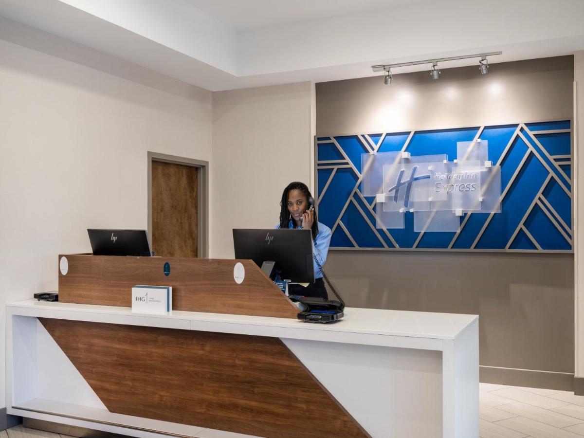 Holiday Inn Express & Suites Greensboro - I-40 Atwendover By Ihg Extérieur photo