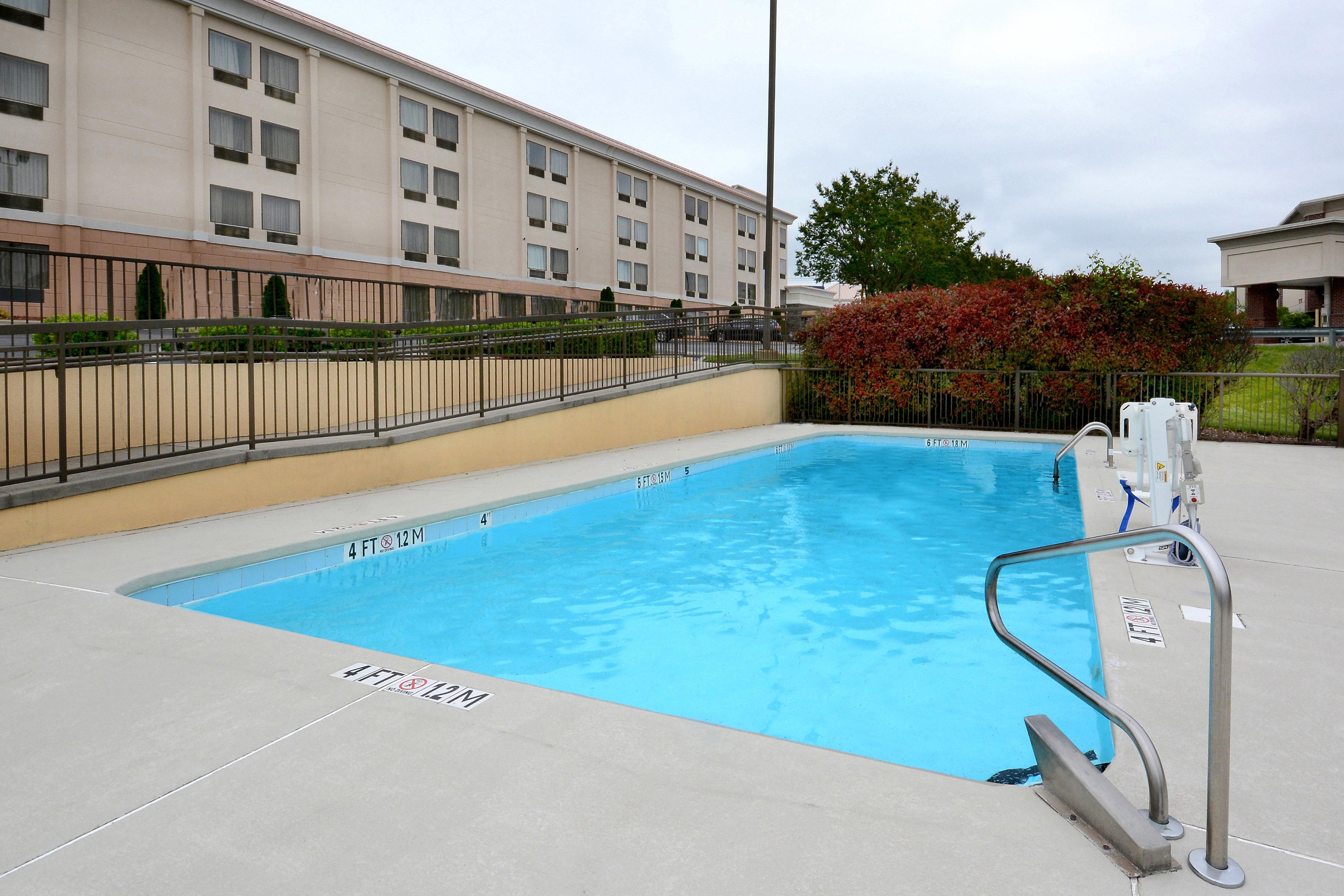 Holiday Inn Express & Suites Greensboro - I-40 Atwendover By Ihg Extérieur photo