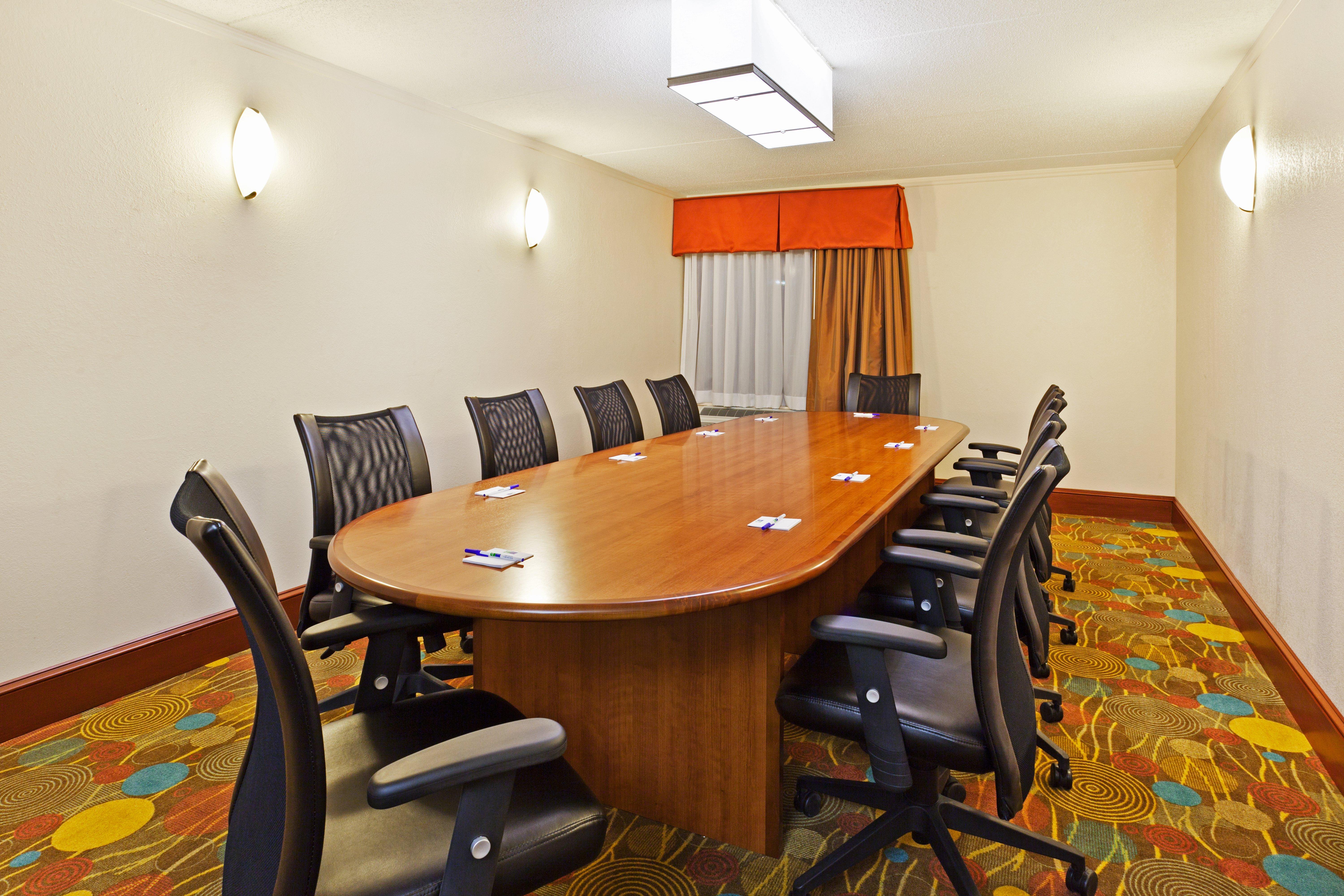 Holiday Inn Express & Suites Greensboro - I-40 Atwendover By Ihg Extérieur photo
