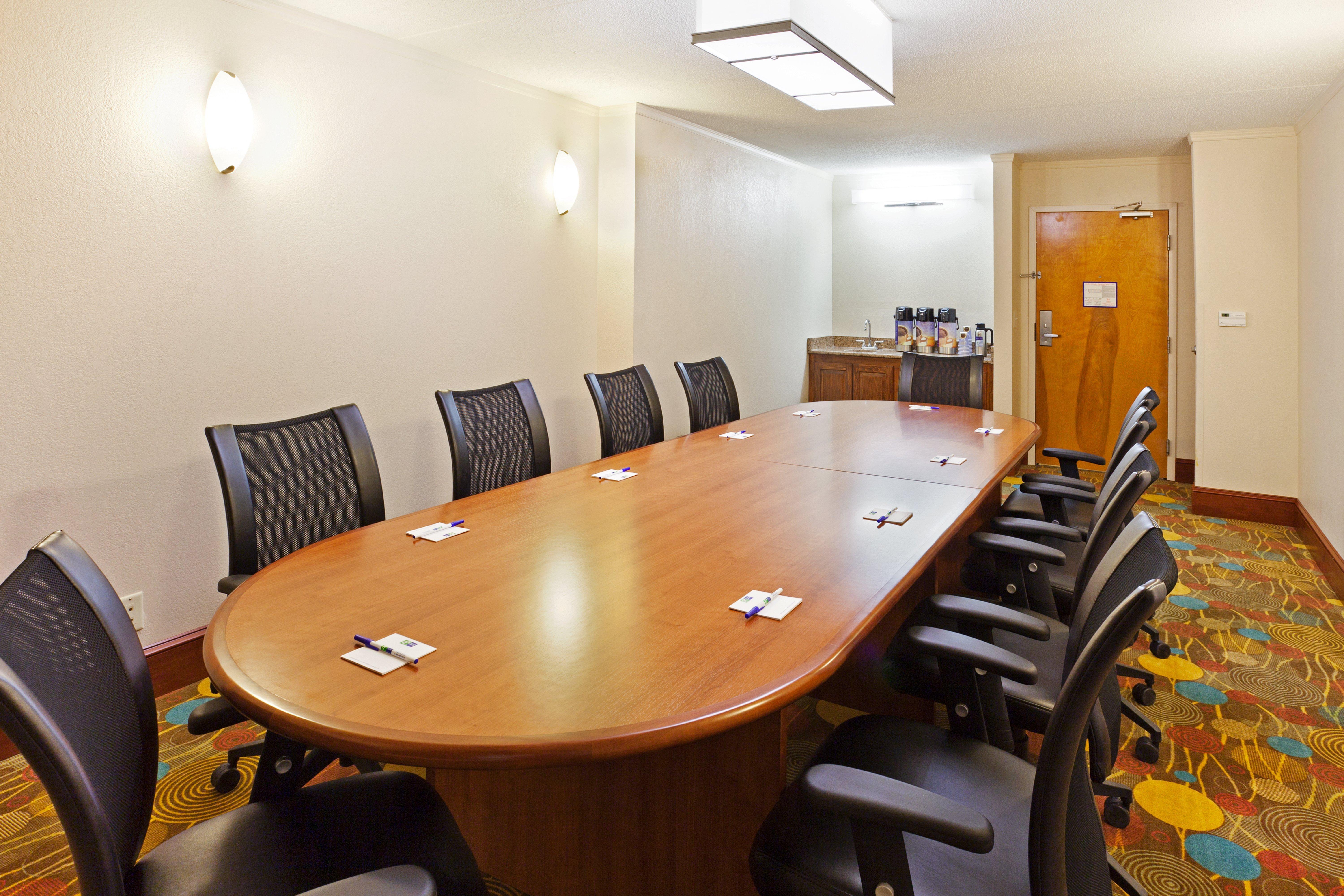 Holiday Inn Express & Suites Greensboro - I-40 Atwendover By Ihg Extérieur photo