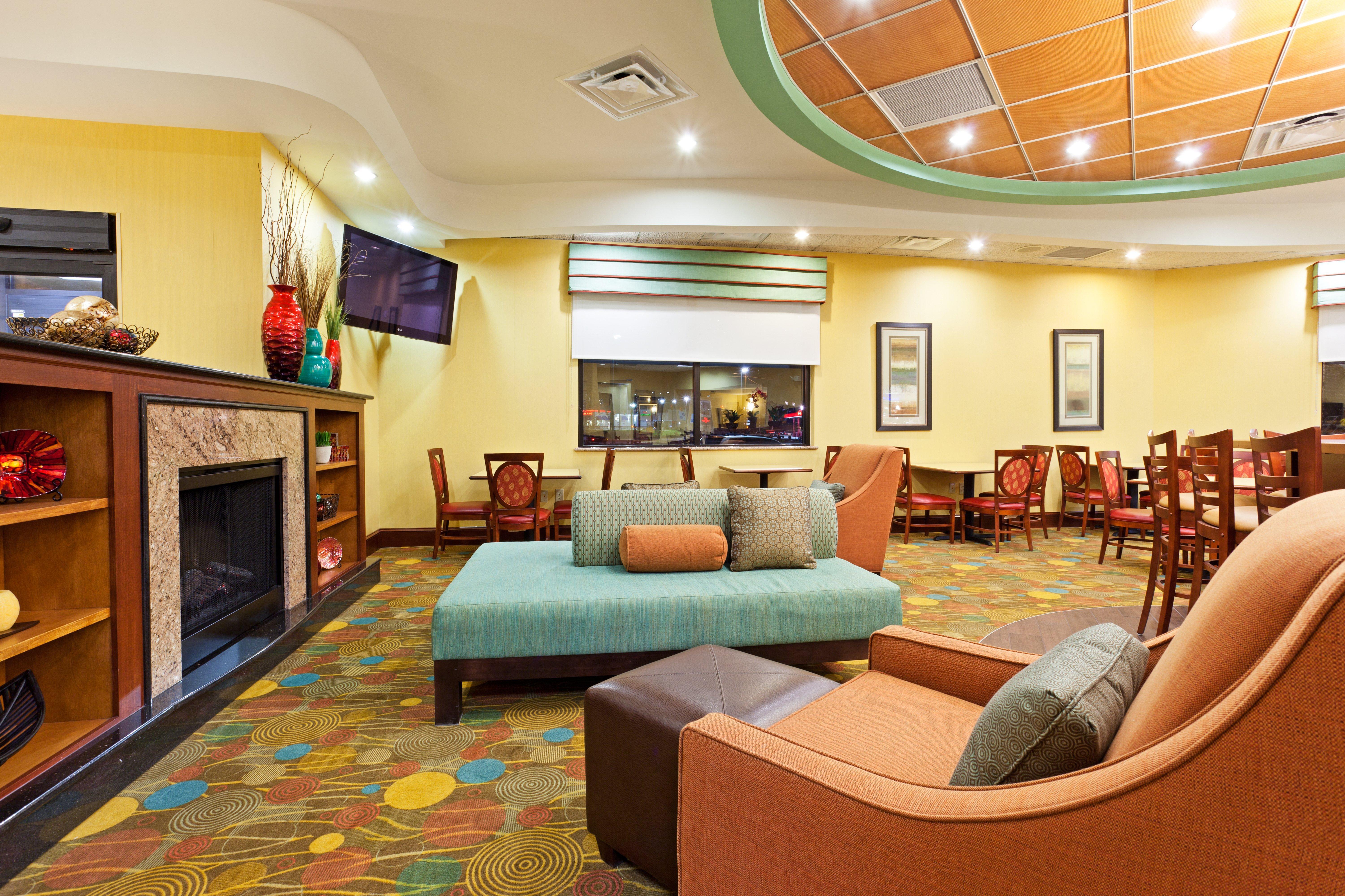Holiday Inn Express & Suites Greensboro - I-40 Atwendover By Ihg Extérieur photo