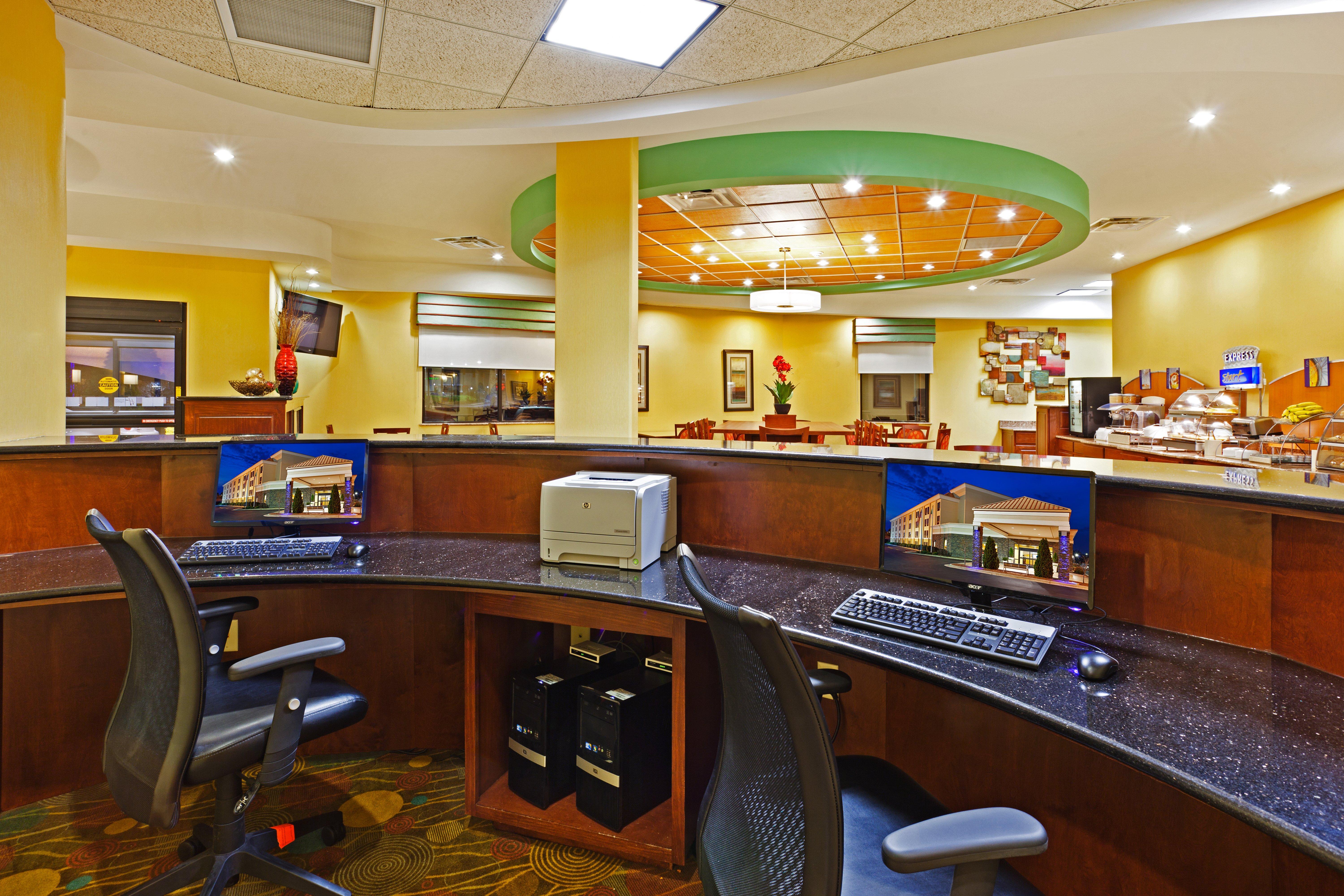 Holiday Inn Express & Suites Greensboro - I-40 Atwendover By Ihg Extérieur photo